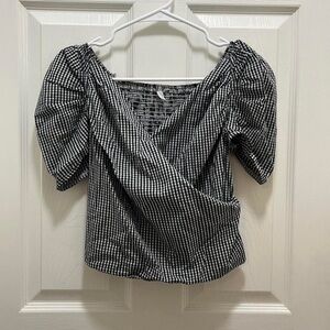 Gingham / Checkered Puff Sleeve Blouse